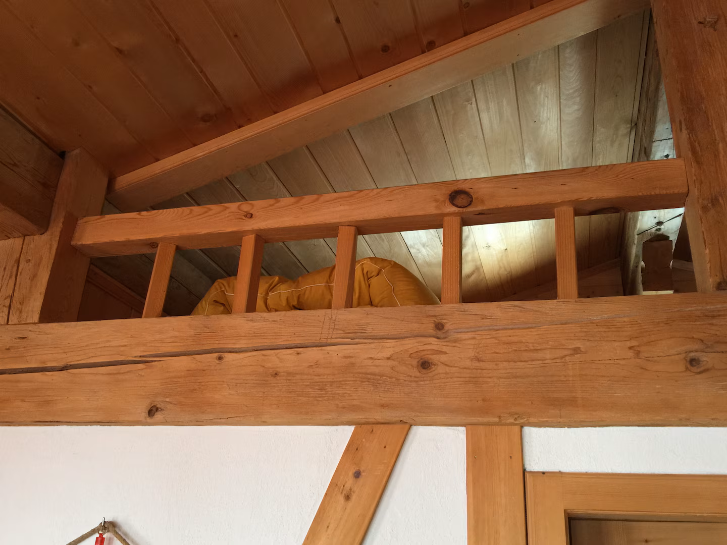 Kriechboden links über der Stube im Höchst Chalet