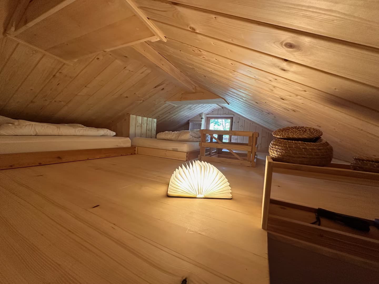 Schlafbereich im ausgebauten Kriechboden vom Riedli Chalet