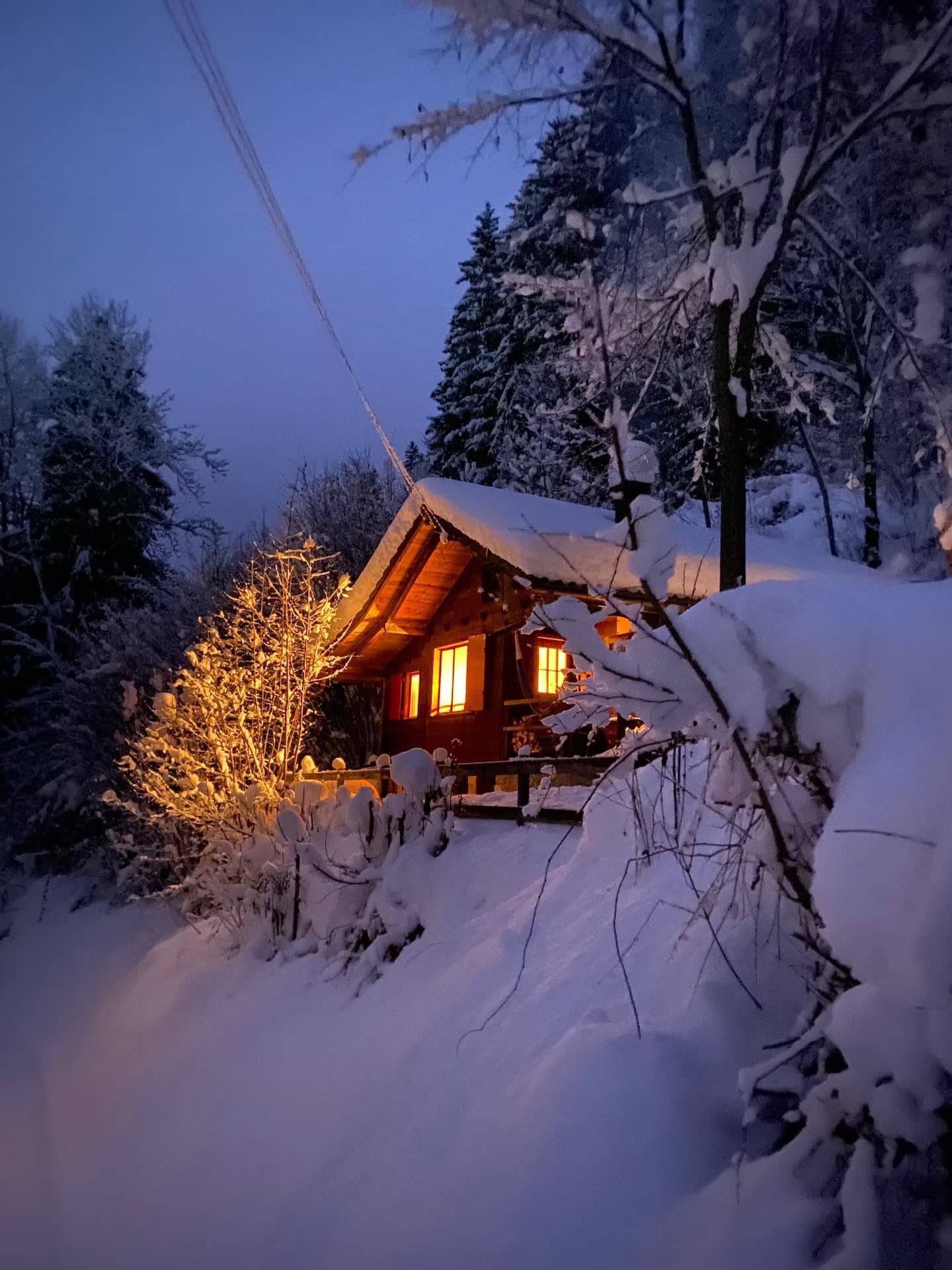 Riedli Chalet in winterlicher Landschaft