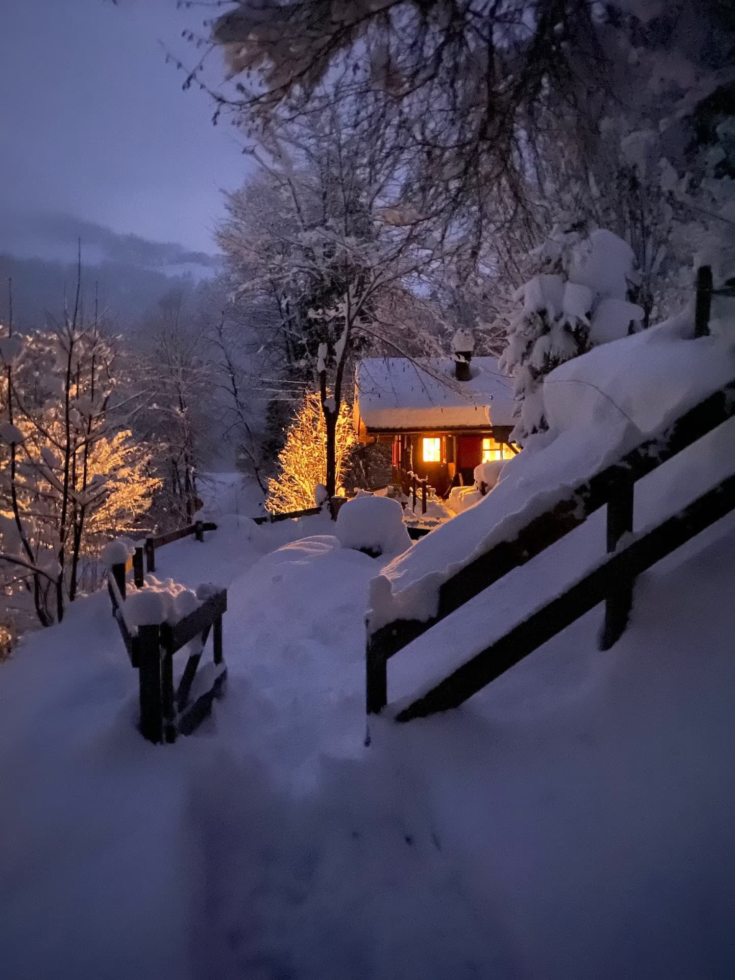 Riedli Chalet bei Nacht